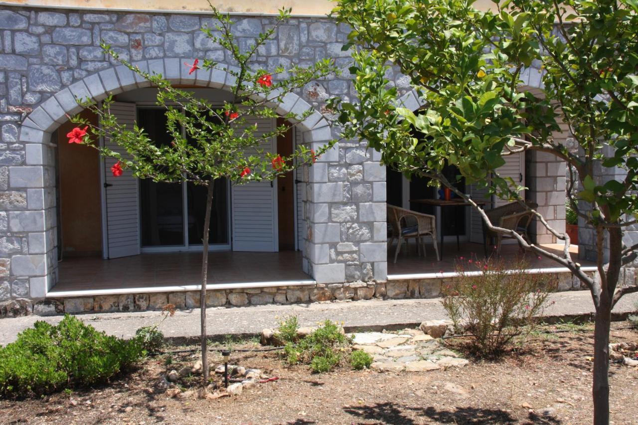 Villa Sea And Mountain View Kalamata Exterior foto
