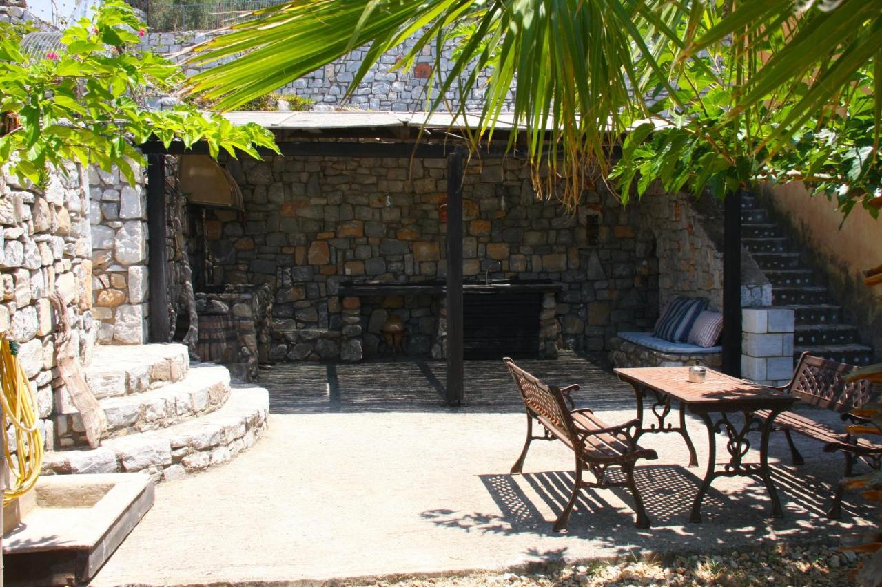 Villa Sea And Mountain View Kalamata Exterior foto